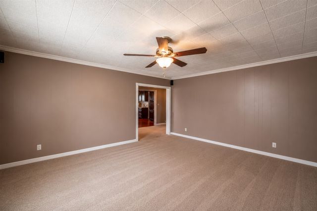 909 N Main Street, Ector, TX 75439