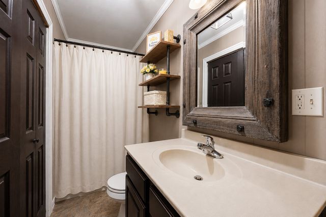 909 N Main Street, Ector, TX 75439