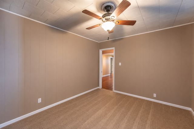 909 N Main Street, Ector, TX 75439