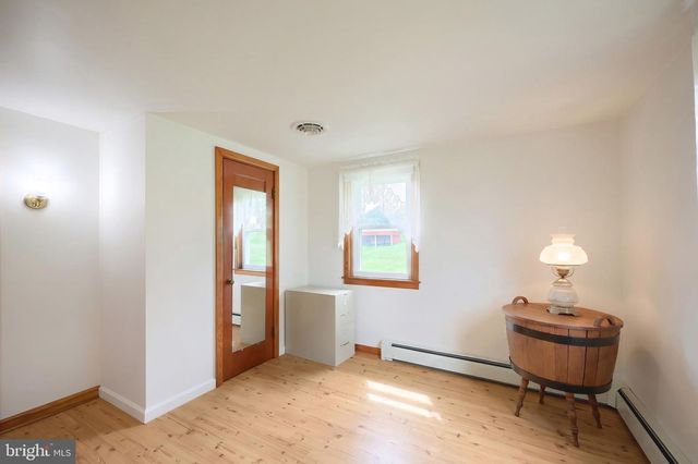 5026 PIGEON HILL RD, Spring Grove, PA 17362