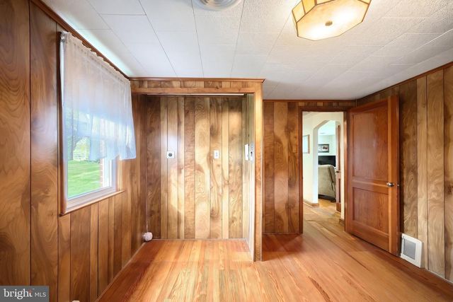 5026 PIGEON HILL RD, Spring Grove, PA 17362