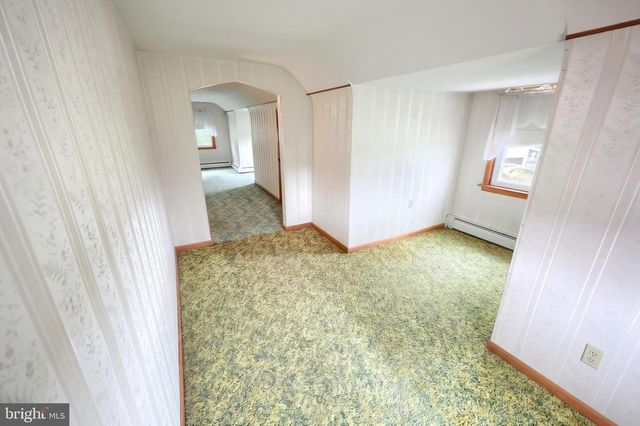 5026 PIGEON HILL RD, Spring Grove, PA 17362