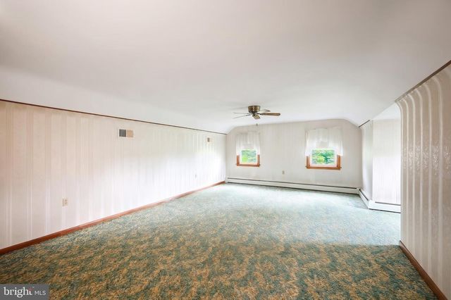 5026 PIGEON HILL RD, Spring Grove, PA 17362