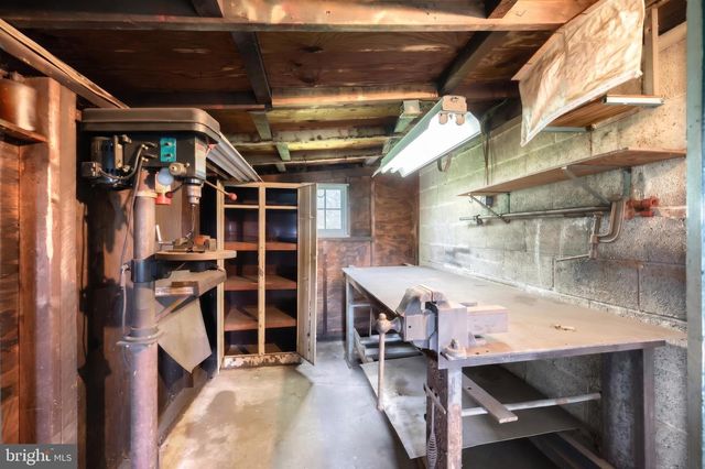5026 PIGEON HILL RD, Spring Grove, PA 17362