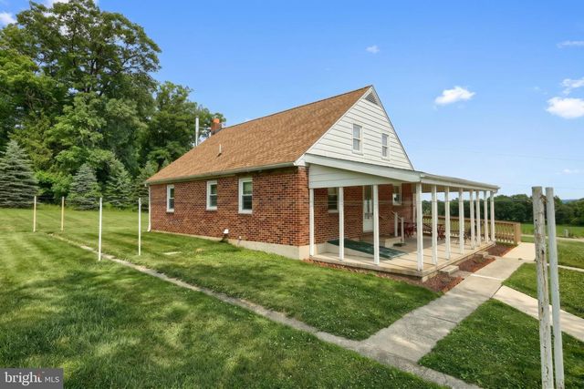 5026 PIGEON HILL RD, Spring Grove, PA 17362