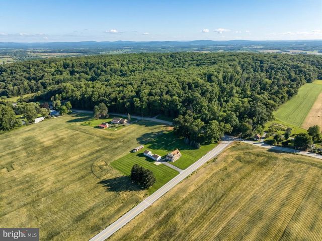 5026 PIGEON HILL RD, Spring Grove, PA 17362