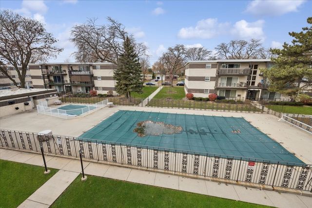 935 S 8th Avenue 5, La Grange, IL 60525