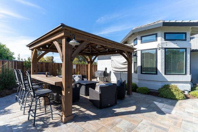 640 S Ridgemark Drive, Hollister, CA 95023