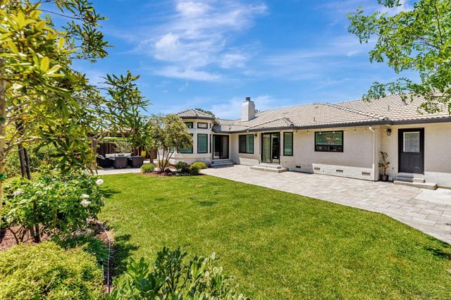 640 S Ridgemark Drive, Hollister, CA 95023