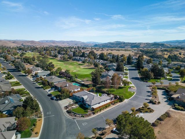 640 S Ridgemark Drive, Hollister, CA 95023