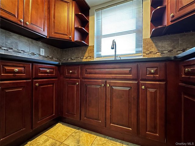 79 Bailey Court 79, Middle Island, NY 11953