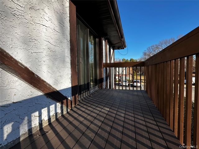 79 Bailey Court 79, Middle Island, NY 11953