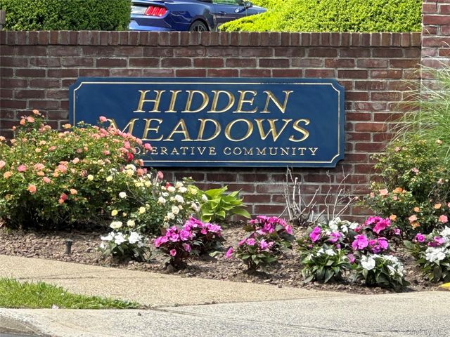 79 Bailey Court 79, Middle Island, NY 11953