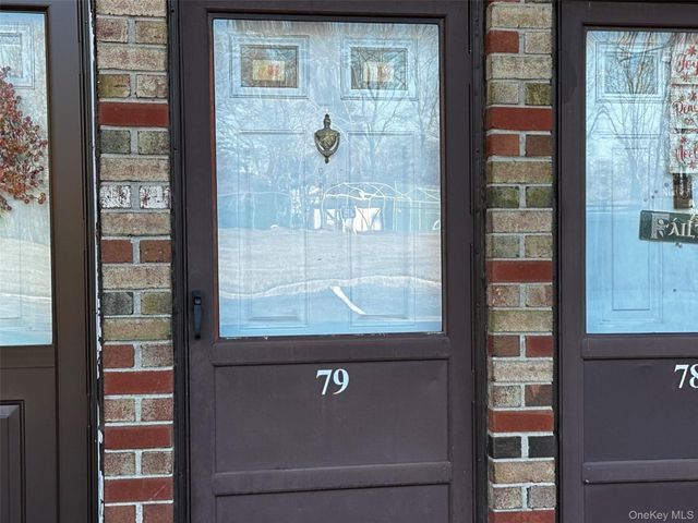 79 Bailey Court 79, Middle Island, NY 11953