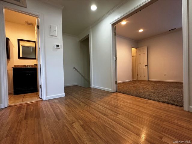 79 Bailey Court 79, Middle Island, NY 11953