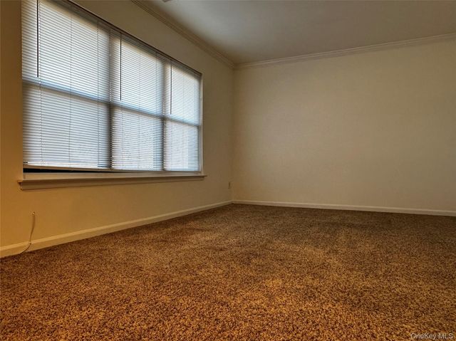 79 Bailey Court 79, Middle Island, NY 11953