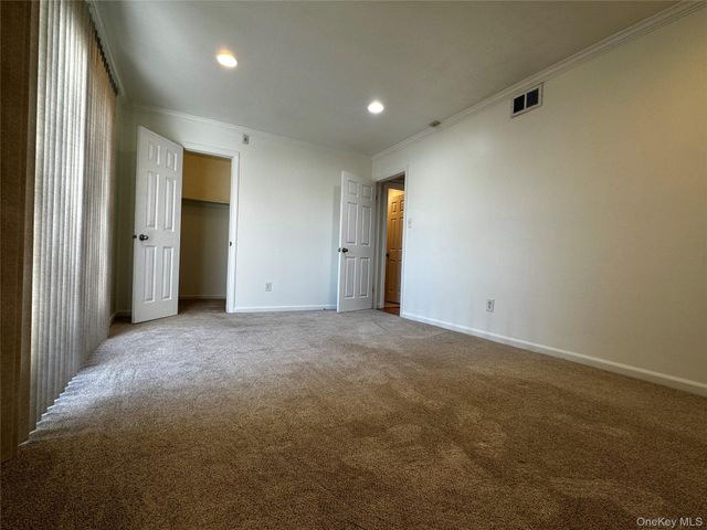 79 Bailey Court 79, Middle Island, NY 11953