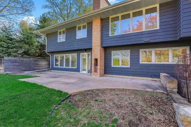 323 Burntside Drive, Golden Valley, MN 55422