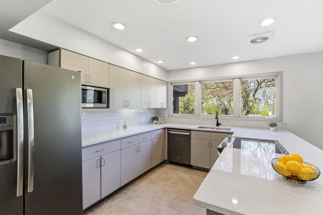 323 Burntside Drive, Golden Valley, MN 55422