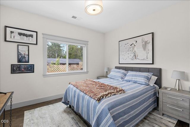48 Black Oak Drive, Medford, OR 97504