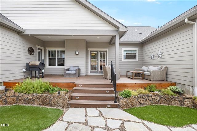 48 Black Oak Drive, Medford, OR 97504