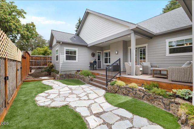 48 Black Oak Drive, Medford, OR 97504