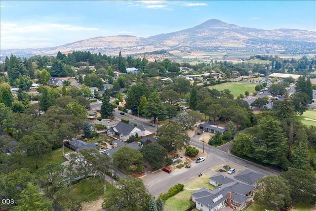 48 Black Oak Drive, Medford, OR 97504