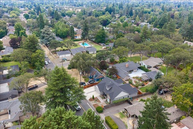 48 Black Oak Drive, Medford, OR 97504
