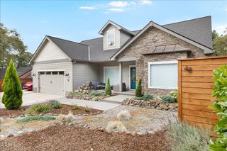 48 Black Oak Drive, Medford, OR 97504