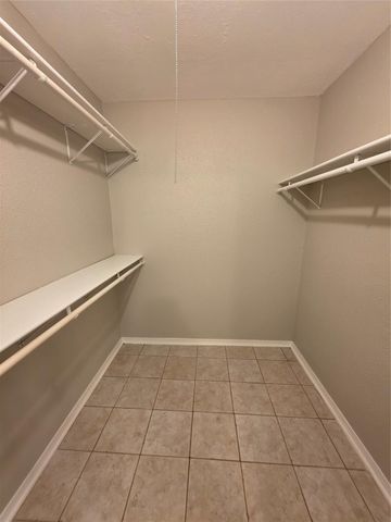 419 Gleneagles Drive, Friendswood, TX 77546