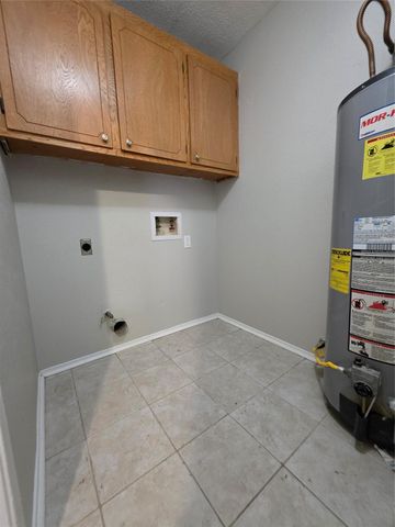 419 Gleneagles Drive, Friendswood, TX 77546