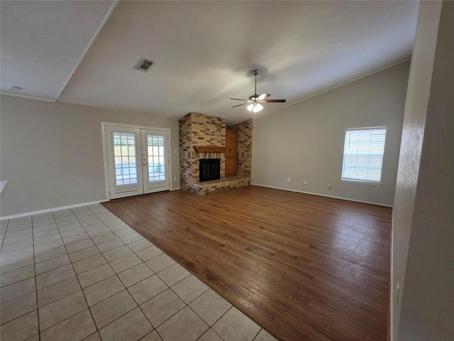 419 Gleneagles Drive, Friendswood, TX 77546