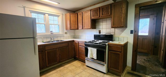 71 Peekamoose Road, Sundown, NY 12740