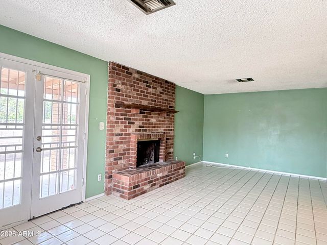 4525 W GARDENIA Avenue, Glendale, AZ 85301