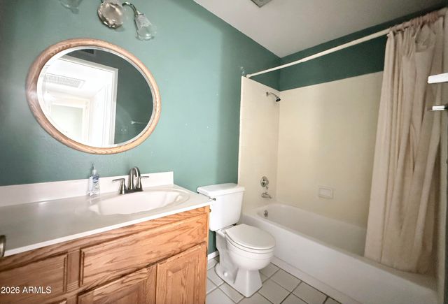 4525 W GARDENIA Avenue, Glendale, AZ 85301