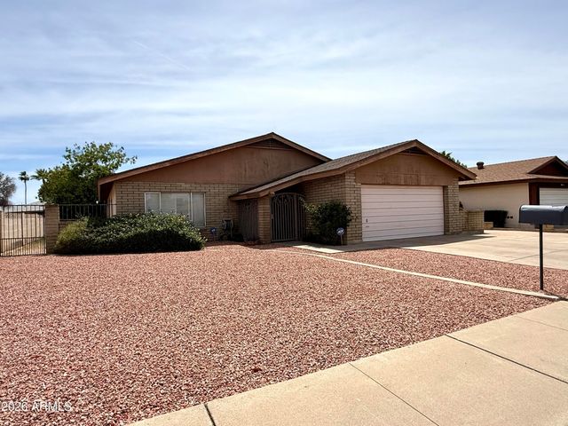 4525 W GARDENIA Avenue, Glendale, AZ 85301