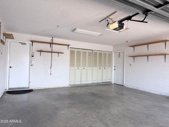 4525 W GARDENIA Avenue, Glendale, AZ 85301