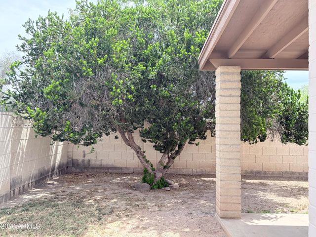 4525 W GARDENIA Avenue, Glendale, AZ 85301