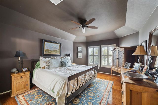 714 Redwing Place Drive, Houston, TX 77009