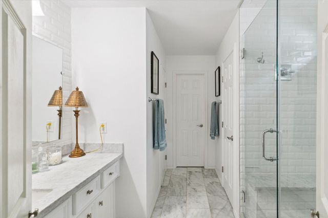 714 Redwing Place Drive, Houston, TX 77009