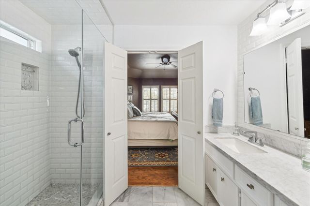 714 Redwing Place Drive, Houston, TX 77009