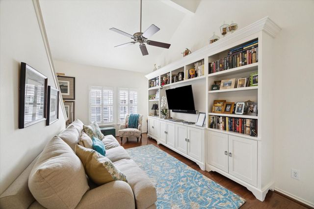 714 Redwing Place Drive, Houston, TX 77009