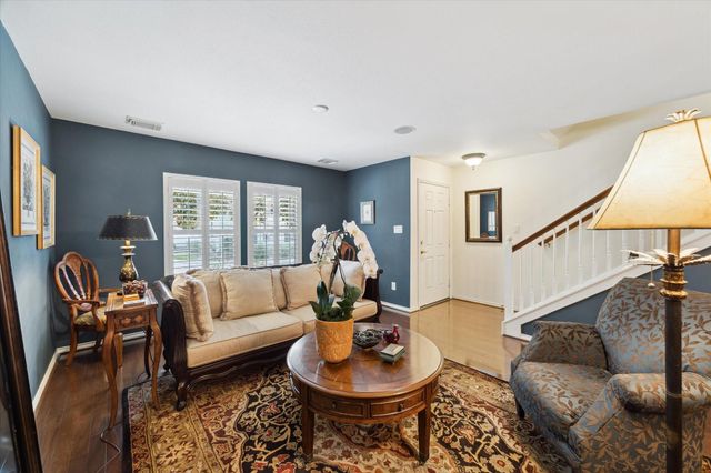 714 Redwing Place Drive, Houston, TX 77009