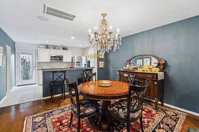 714 Redwing Place Drive, Houston, TX 77009