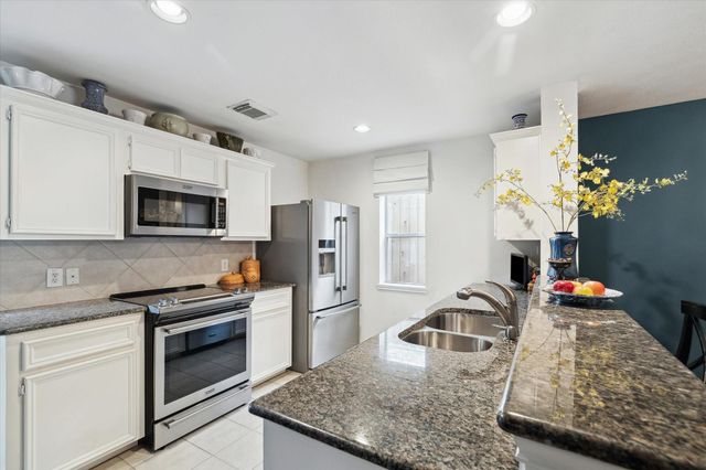 714 Redwing Place Drive, Houston, TX 77009