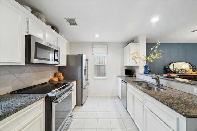 714 Redwing Place Drive, Houston, TX 77009