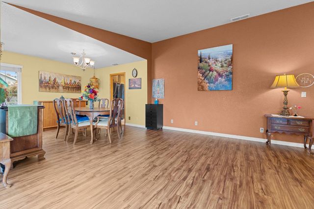 5301 Fairway Dr, Rocklin, CA 95677