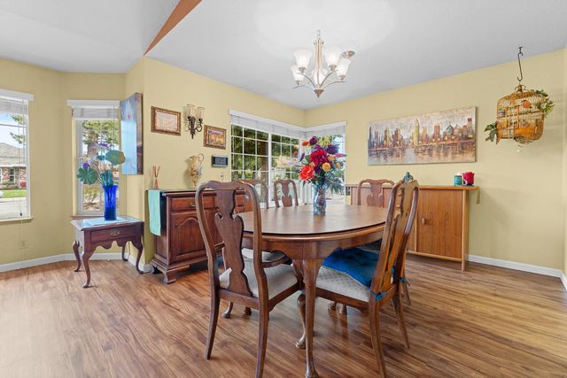 5301 Fairway Dr, Rocklin, CA 95677