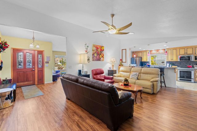 5301 Fairway Dr, Rocklin, CA 95677