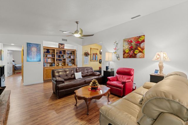 5301 Fairway Dr, Rocklin, CA 95677